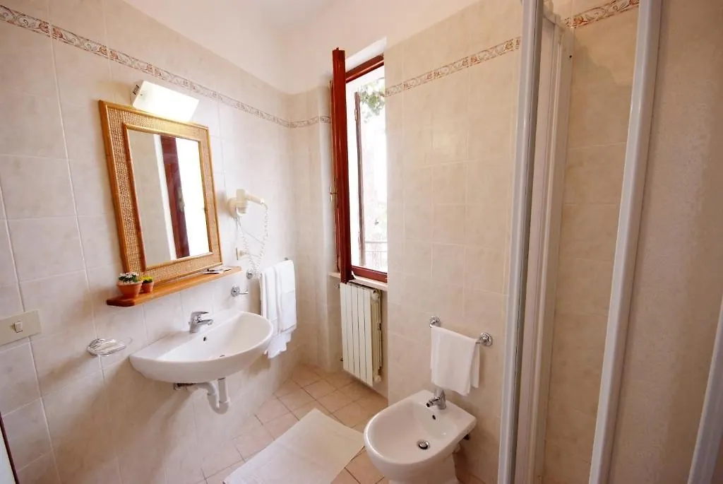 Hotel Voce Del Mare Capoliveri 2*,